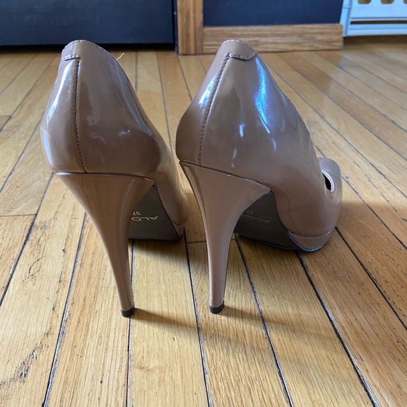 Aldo Nude Heels - Picture 3 of 5
